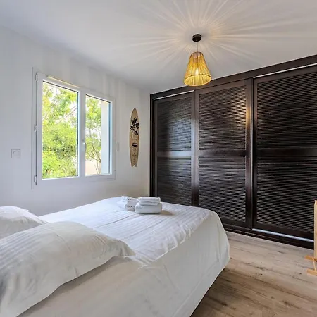 House With Heated Pool Apartment