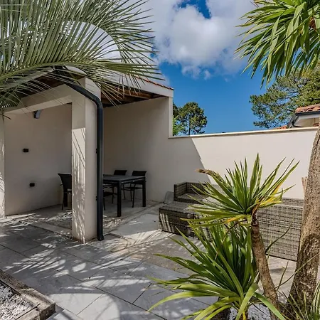 Apartment House With Heated Pool